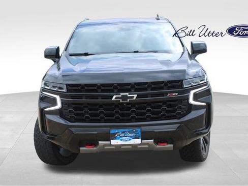 Used 2023 Chevrolet Tahoe Z71 w/ Luxury Package AWD/4WD image 2