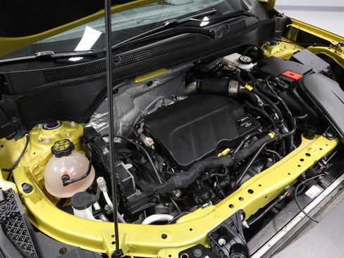 Used 2024 Chevrolet Trax RS w/ Driver Confidence Package image 14