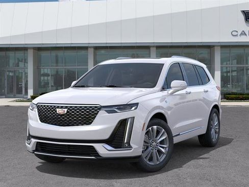 Used 2025 Cadillac XT6 Premium Luxury FWD image 7