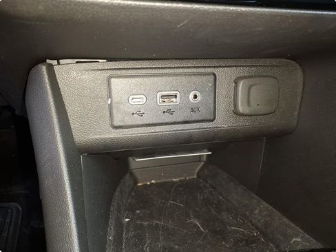 Used 2023 Buick Encore GX Select image 26