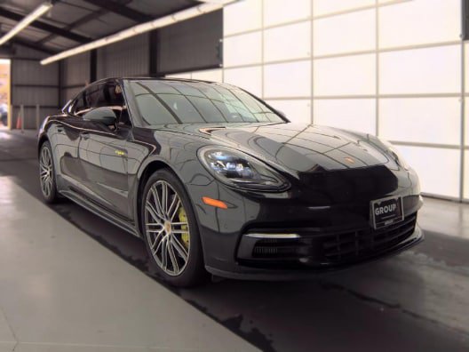 Used 2018 Porsche Panamera 4 AWD/4WD image 3