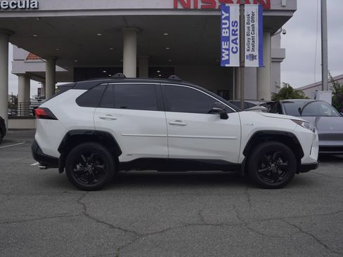 Used 2021 Toyota RAV4 XSE AWD/4WD image 3