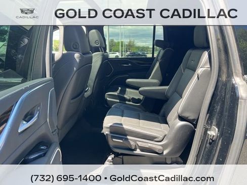 Used 2023 Cadillac Escalade ESV Premium Luxury AWD/4WD image 17