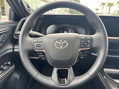 Used 2025 Toyota Crown Signia AWD/4WD image 25