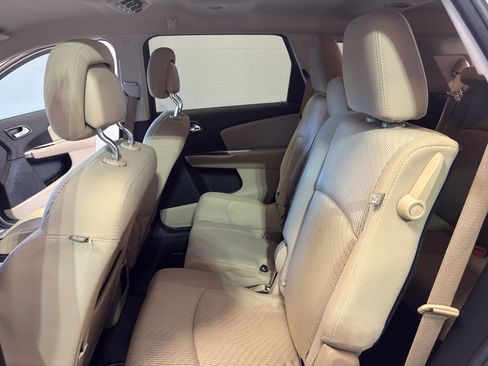 Used 2015 Dodge Journey SXT w/ Flexible Seating Group image 28
