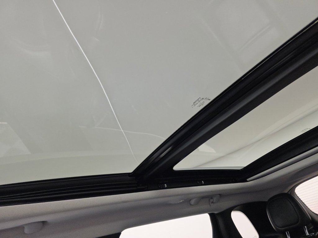 Used 2019 Jeep Cherokee Limited AWD/4WD image 25