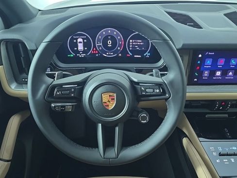 Certified 2026 Porsche Cayenne AWD/4WD image 32