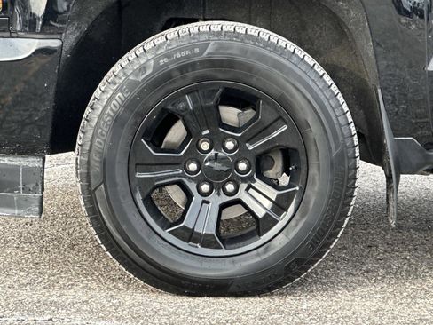 Used 2018 Chevrolet Silverado 1500 LT w/ Midnight Edition image 8