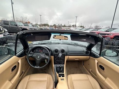 Used 2000 MAZDA MX-5 Miata image 2