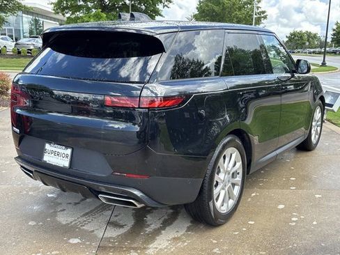 Used 2025 Land Rover Range Rover Sport SE AWD/4WD image 3