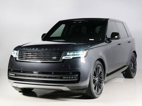 Used 2025 Land Rover Range Rover SE image 1