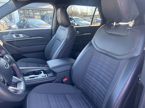 Used 2025 Ford Explorer ST-Line image 17