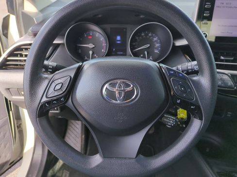 Used 2020 Toyota C-HR LE image 9
