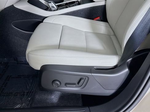 New 2026 Volvo XC40 B5 Plus w/ Protection Package Premier AWD/4WD image 19