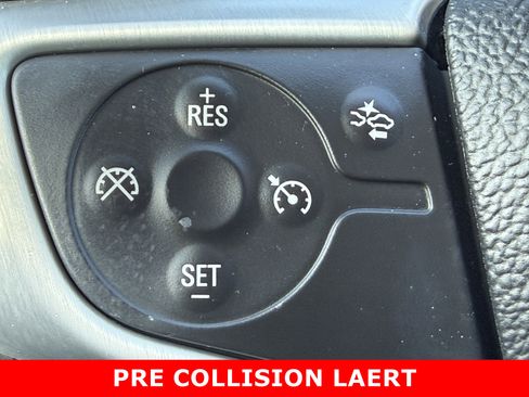 Used 2023 GMC Terrain SLE w/ Driver Convenience Package image 23