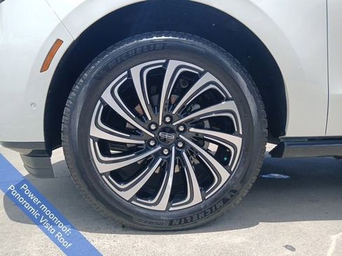 Used 2025 Lincoln Navigator Black Label AWD/4WD image 15