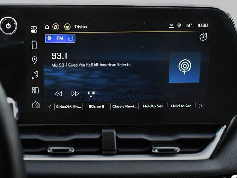 Used 2025 Chevrolet Equinox LT image 16