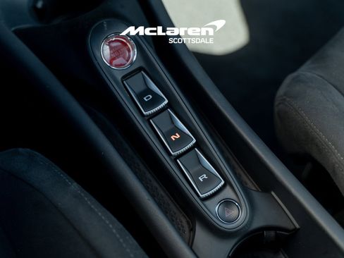 Used 2024 McLaren Artura RWD image 16