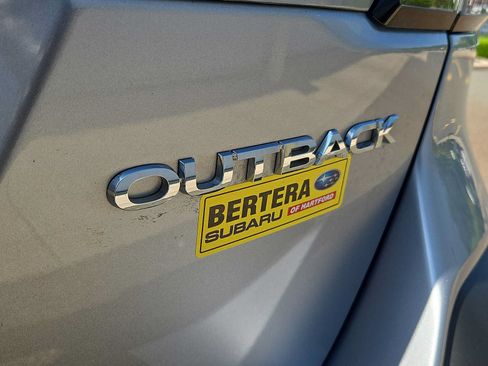 Used 2025 Subaru Outback Premium AWD/4WD image 32