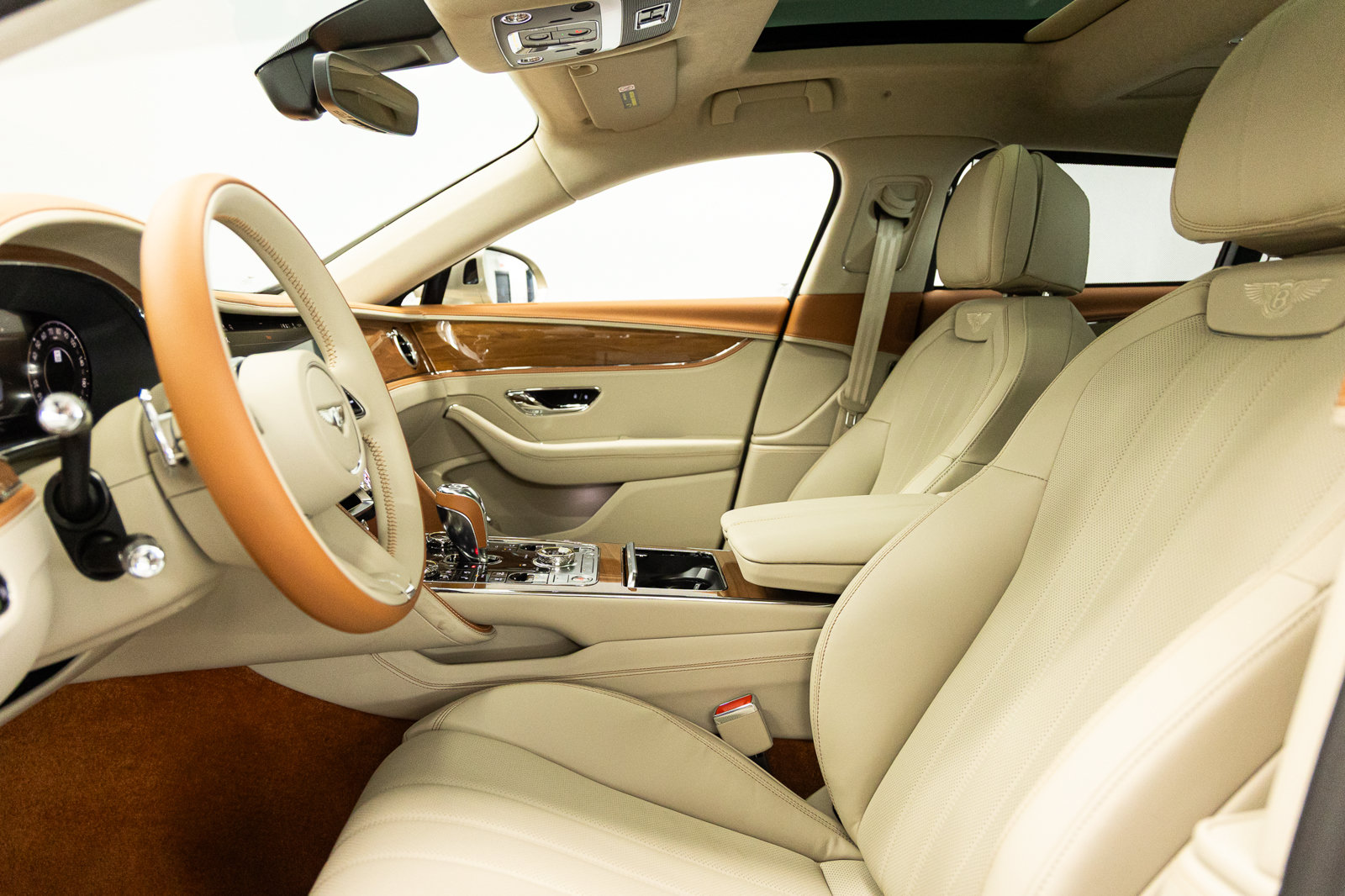 Used 2026 Bentley Flying Spur V8 AWD/4WD image 35