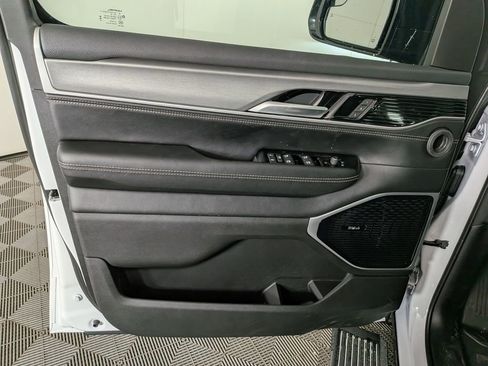 New 2026 Jeep Grand Wagoneer L Limited AWD/4WD image 15