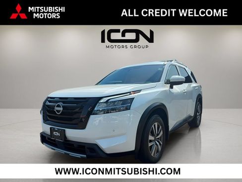 Used 2024 Nissan Pathfinder SL w/ Black Appearance Package AWD/4WD image 1