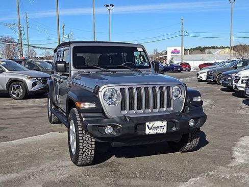 Used 2019 Jeep Wrangler Unlimited Sport S image 3