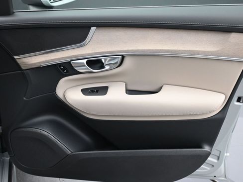New 2026 Volvo XC90 B6 Core AWD/4WD image 14