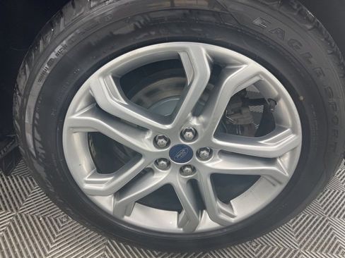 Used 2018 Ford Edge Titanium image 10