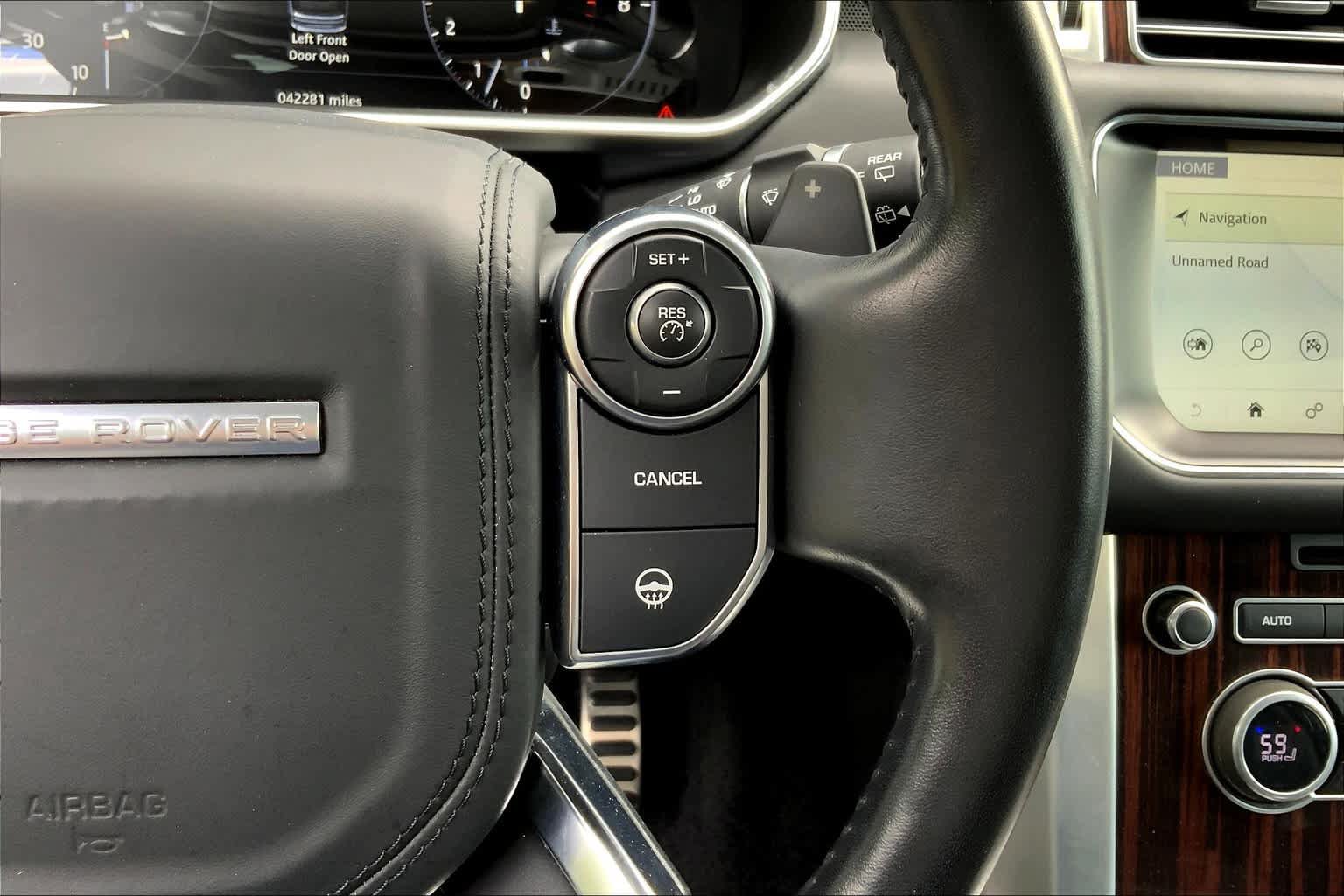 Used 2017 Land Rover Range Rover Supercharged AWD/4WD image 24