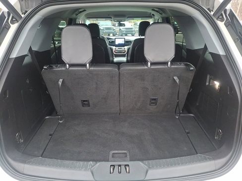 Certified 2021 Ford Explorer XLT w/ Equipment Group 202A image 30