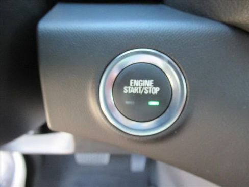 Used 2023 GMC Terrain SLT w/ Tech Package FWD image 29