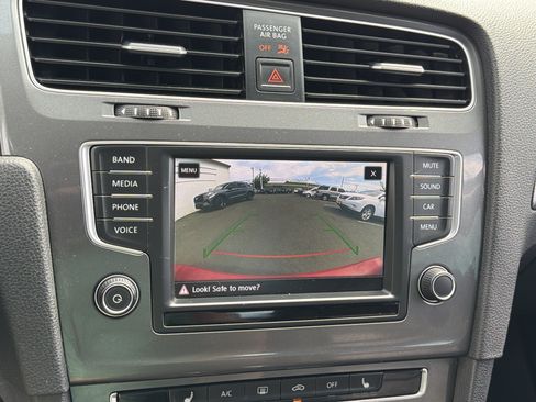Used 2017 Volkswagen Golf Alltrack AWD/4WD image 21
