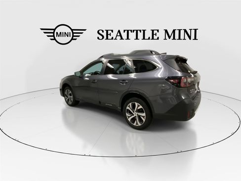 Used 2022 Subaru Outback Limited image 8