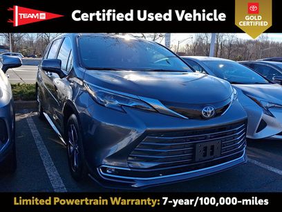 Certified 2025 Toyota Sienna Platinum