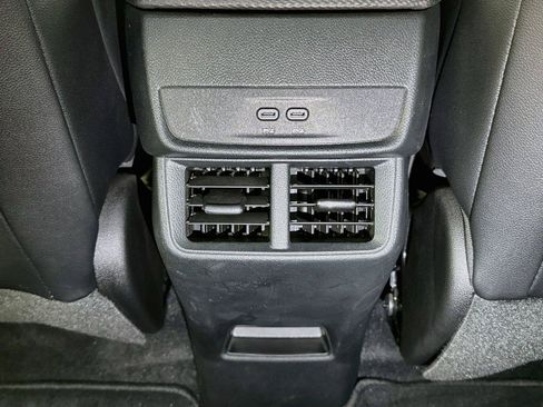 Used 2026 Chevrolet Equinox LT w/ Convenience Package II FWD image 24