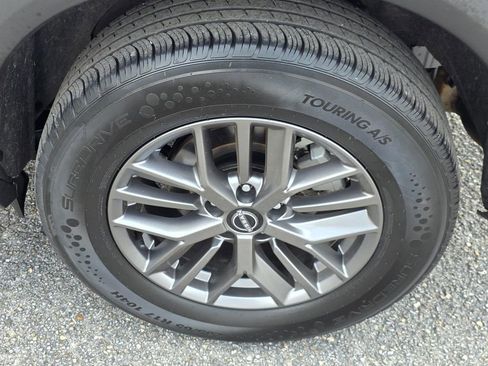 Used 2024 Nissan Rogue S AWD/4WD image 34
