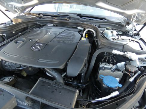 Used 2016 Mercedes-Benz E 350 Sedan w/ Premium Package image 70