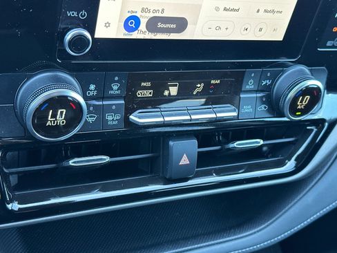 Used 2024 Toyota Highlander LE image 23