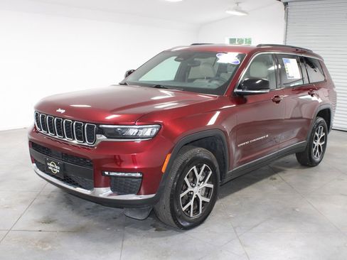 Used 2024 Jeep Grand Cherokee L Limited AWD/4WD image 4