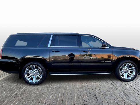 Used 2018 GMC Yukon XL SLT w/ Premium Edition image 8