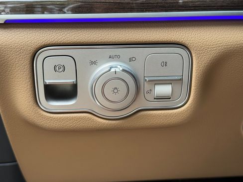 Used 2024 Mercedes-Benz GLS 450 4MATIC image 19