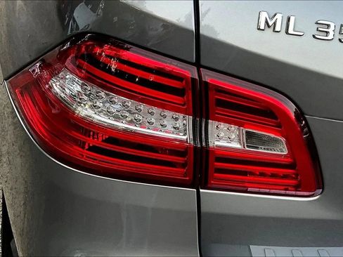 Used 2014 Mercedes-Benz ML 350 ML 350 4MATIC Sport Utility 4D w/ Premium 1 Package image 31