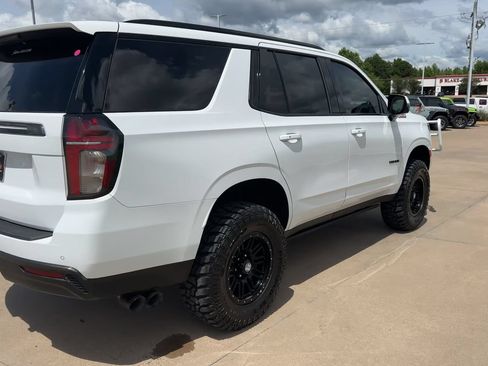 Used 2021 Chevrolet Tahoe Z71 w/ Luxury Package AWD/4WD image 7