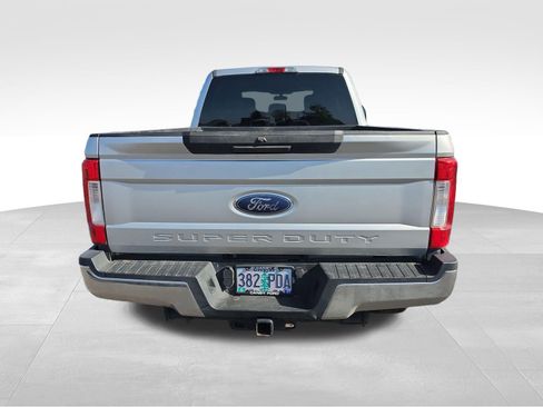Used 2017 Ford F250 XLT AWD/4WD image 3
