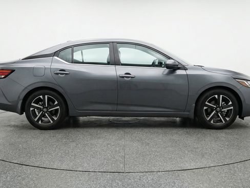 Used 2025 Nissan Sentra SV FWD image 11
