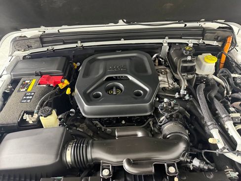 Used 2023 Jeep Wrangler Unlimited w/ Cold Weather Group AWD/4WD image 31
