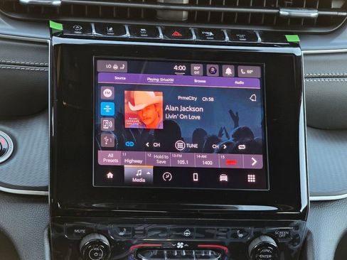 New 2025 Jeep Grand Cherokee Laredo X w/ Luxury Tech Group I image 8