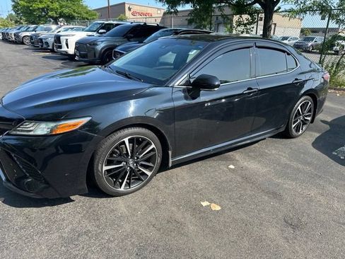 Used 2018 Toyota Camry XSE FWD image 4