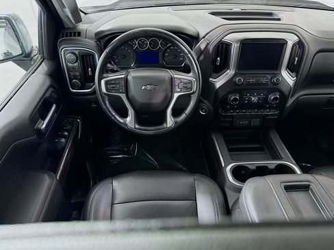 Used 2021 Chevrolet Silverado 1500 LT Trail Boss w/ LT Trail Boss Premium Package AWD/4WD image 3